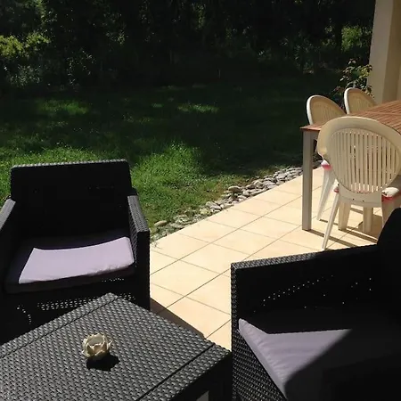 En Corse Avec Terrasse Au Calme