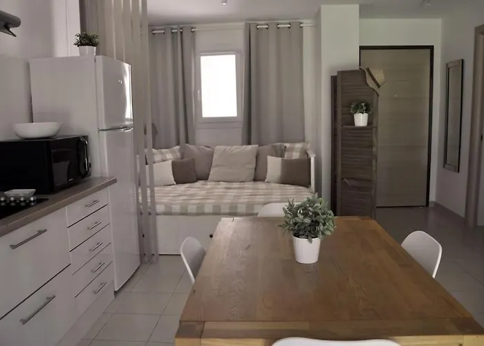 Apartamento En Corse Avec Terrasse Au Calme Santa-Lucia-di-Moriani