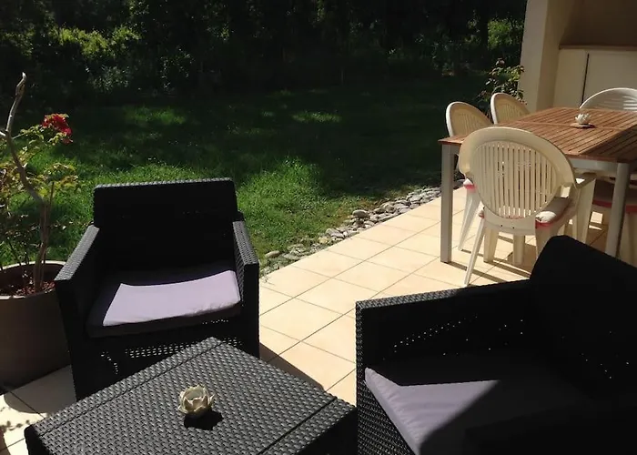 En Corse Avec Terrasse Au Calme