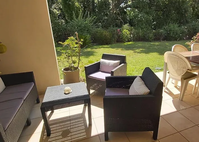 En Corse Avec Terrasse Au Calme * Santa-Lucia-di-Moriani